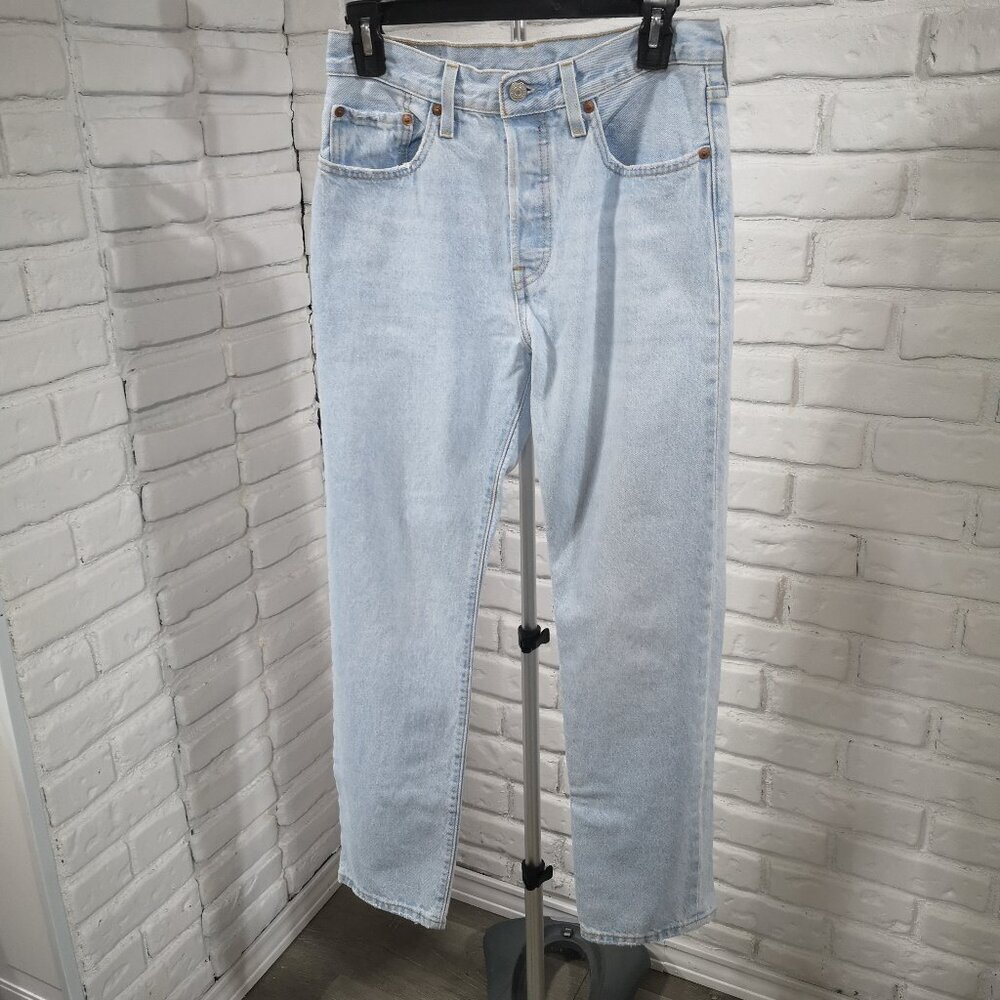 Levi's 501 Ladies Size 27/30 Light Wash Button Closure Blue Jeans
